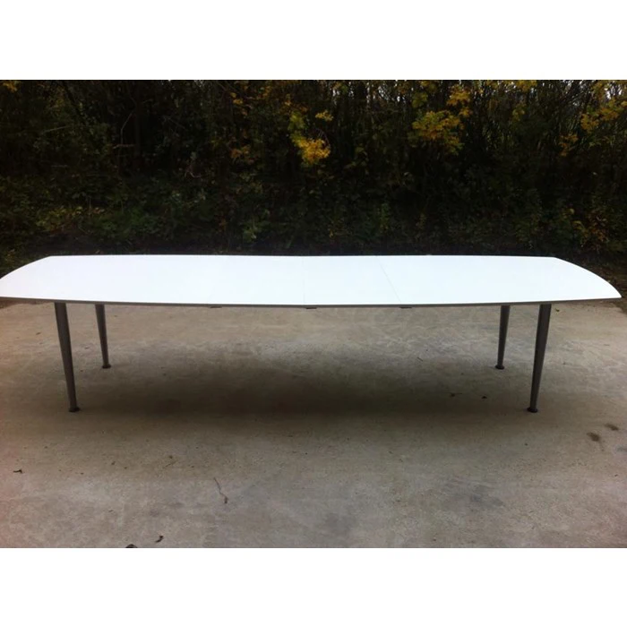 Spisebord i hvid laminat